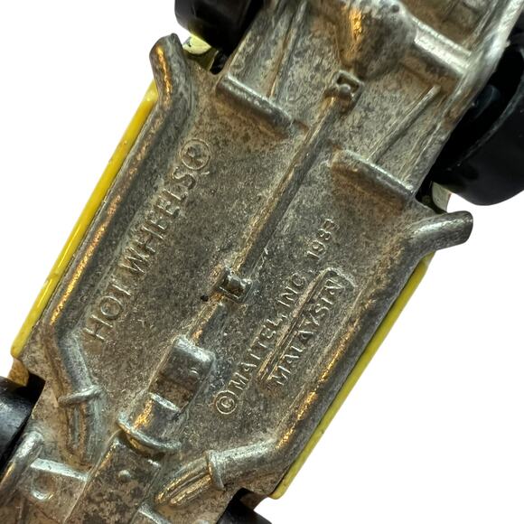 Vintage 1981 Hot Wheels Ford Thunderbird #4 Racing Yellow Malaysia Die-Cast Car - Picture 7 of 8